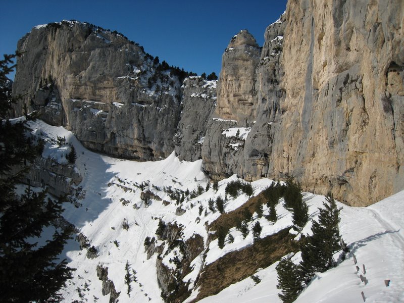 #1 Cirque de l Cirque de l'Aulp du Seuil : Départ des purges au dessus du cirque