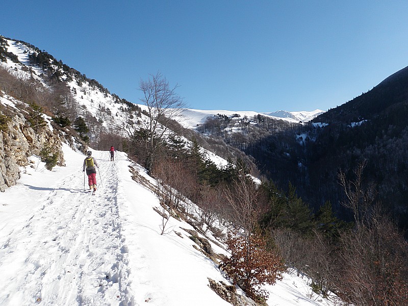 #1 Départ : On emprunte la piste de Jibouy Départ : On emprunte la piste de Jibouy