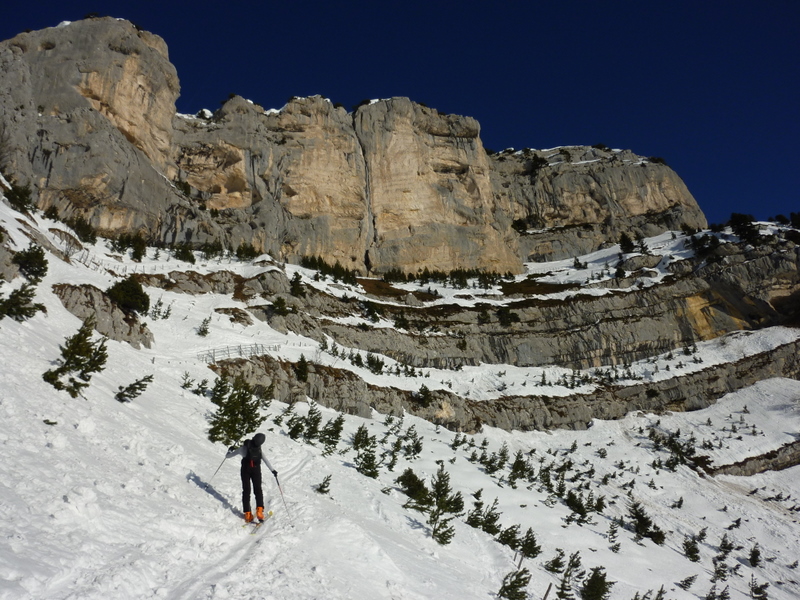 #7 Cirque de l Cirque de l'Aulp du Seuil : Jean Marc à la montée, couteaux obligatoires.
