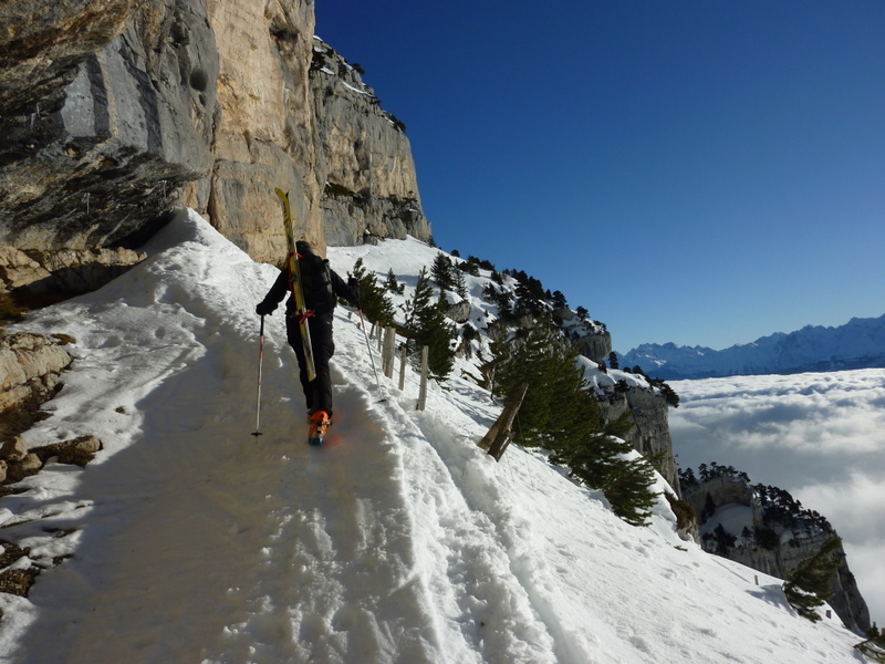#11 Cirque de l Cirque de l'Aulp du Seuil : Méthode crampons, portage ... efficace.