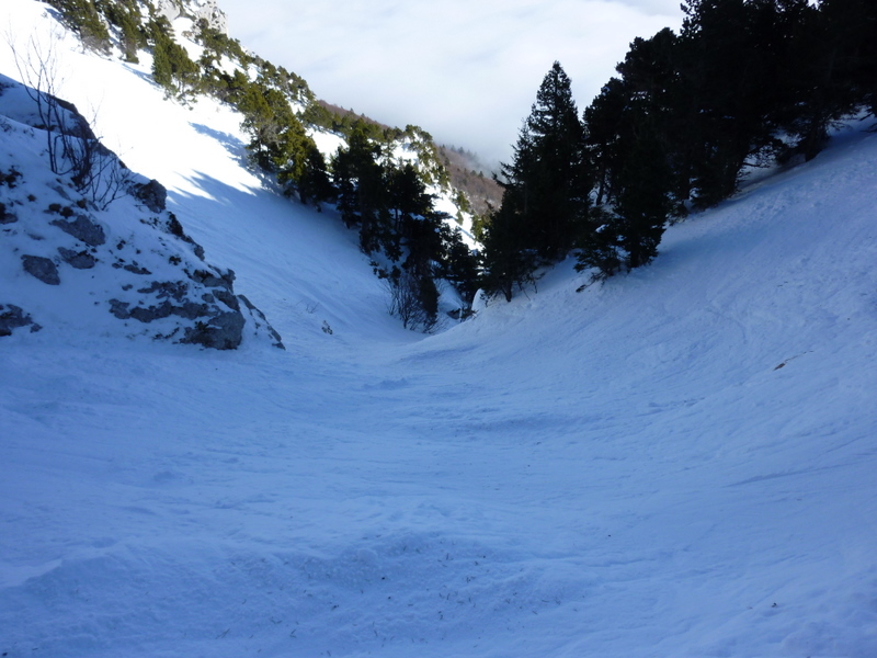 #23 Couloir en virgule : Neige gelée, bien dure. Mais c Couloir en virgule : Neige gelée, bien dure. Mais c'est quand même bon.