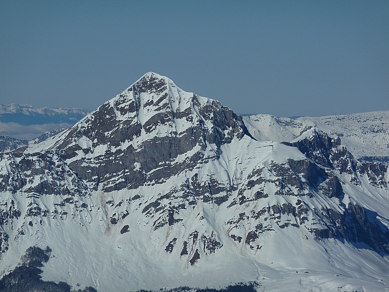 #5 Charvin : SE du Charvin en conditions parfaites pour le dry-skiing. Charvin : SE du Charvin en conditions parfaites pour le dry-skiing.