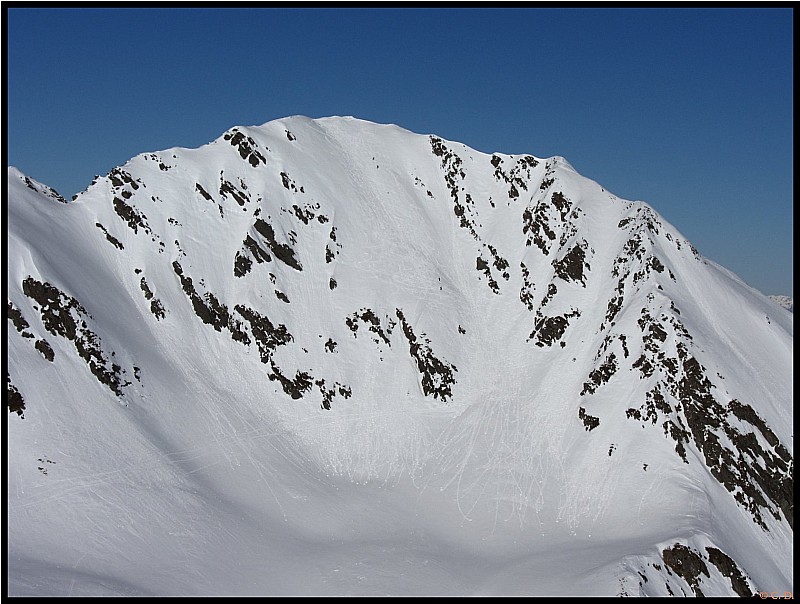 #2 Face sud du Mirantin : Aujourd Face sud du Mirantin : Aujourd'hui c'était neige dure sur le haut, et boules gelées sur le bas !