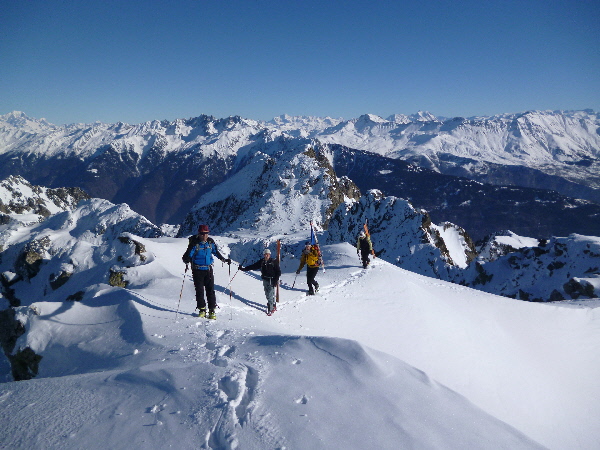 #7 Sortie NE : Hervé, Cathy et Nathalie qui sortent du couloir NE Sortie NE : Hervé, Cathy et Nathalie qui sortent du couloir NE