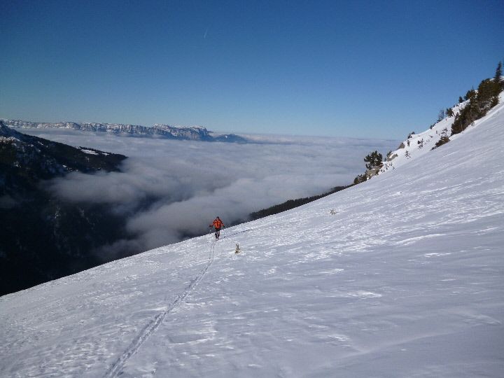 #1 Traversée vers le couloir Sud : Jim en traversée en direction du couloir Sud Traversée vers le couloir Sud : Jim en traversée en direction du couloir Sud