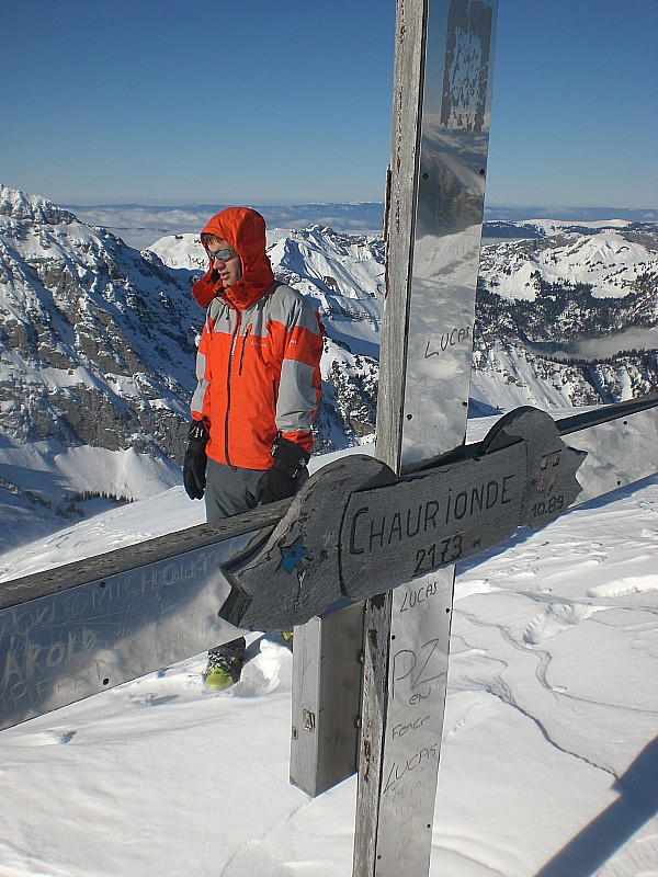 #1 Pointe de Chaurionde : On est bien au sommet...et ça souffle ! Pointe de Chaurionde : On est bien au sommet...et ça souffle !