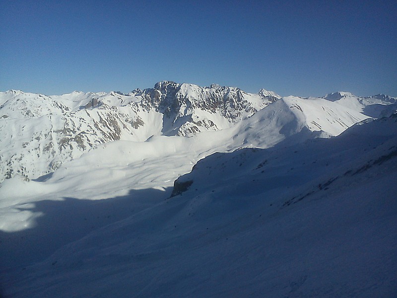 #4 crête de l crête de l'Eissassa. : Pour ceux que çà intéresse. couloir w (4.3) qu'on aimerait tenter demain... Mais la neige semble manquer...