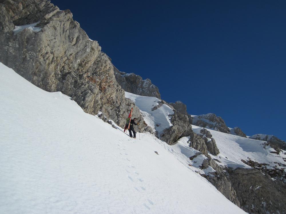 #3 non loin du col du Rasoir : Direction le verrou verglacé. non loin du col du Rasoir : Direction le verrou verglacé.