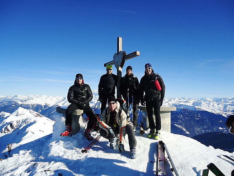 Photo de groupe (2) : Photo de la team au complet, avec le Mont Blanc en arrière plan!