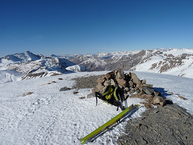 #11 La Téte de Sanguiniére : devant les hautes Alpes. La Téte de Sanguiniére : devant les hautes Alpes.