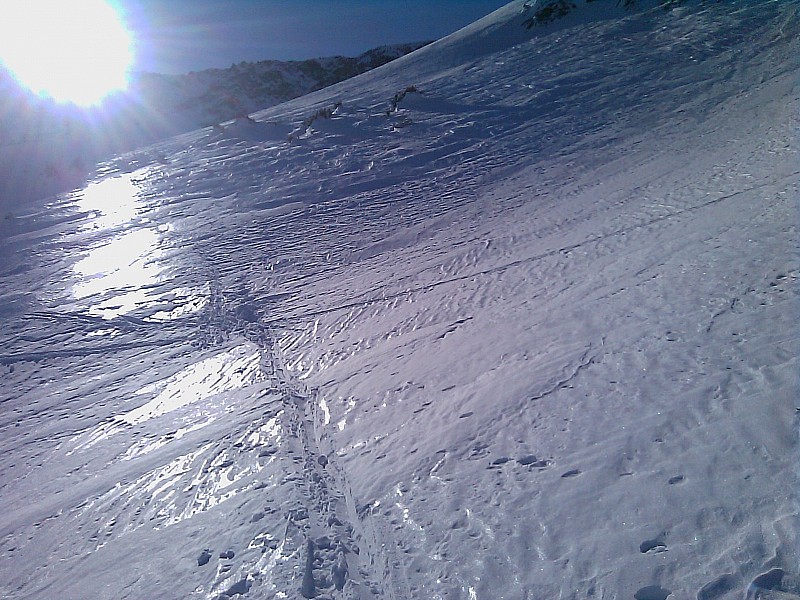 #6 neige luisante : Neige luisante au soleil en milieu de combe (la neige était nettement meilleure à l neige luisante : Neige luisante au soleil en milieu de combe (la neige était nettement meilleure à l'ombre)