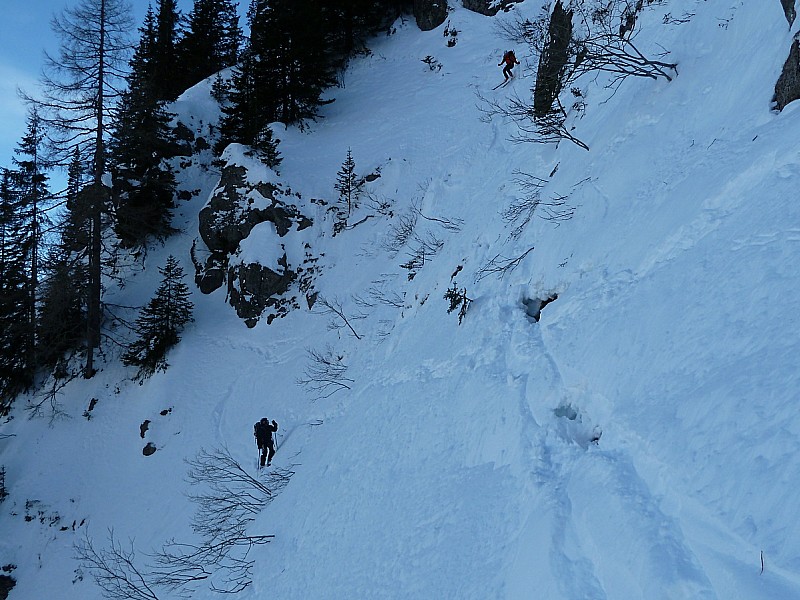 #5 Début du couloir, le manque de neige de ces dernières années commence à laisser de la place à la veirne. Début du couloir, le manque de neige de ces dernières années commence à laisser de la place à la veirne.
