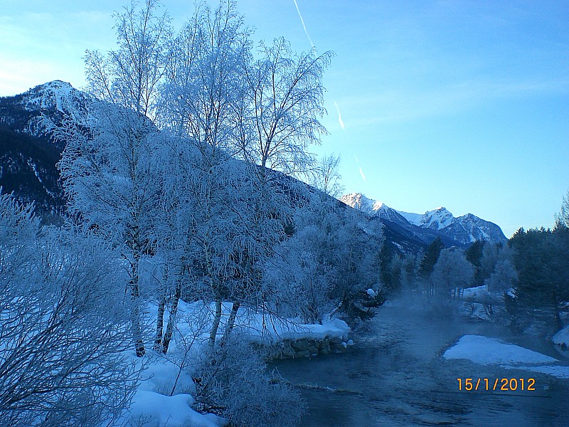 #1 crête de Mome : Très froid ce matin, dès la basse Clarée. crête de Mome : Très froid ce matin, dès la basse Clarée.