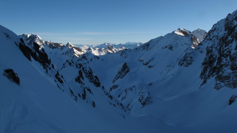 #1 Vallon du Veyton : Faut descendre dans la glacière pour aller chercher le soleil, là-bas, tout au bout Vallon du Veyton : Faut descendre dans la glacière pour aller chercher le soleil, là-bas, tout au bout