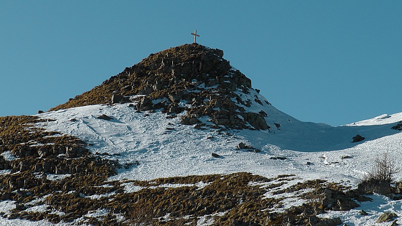 #12 2470m : le sommet avec sa toute nouvelle croix 2470m : le sommet avec sa toute nouvelle croix