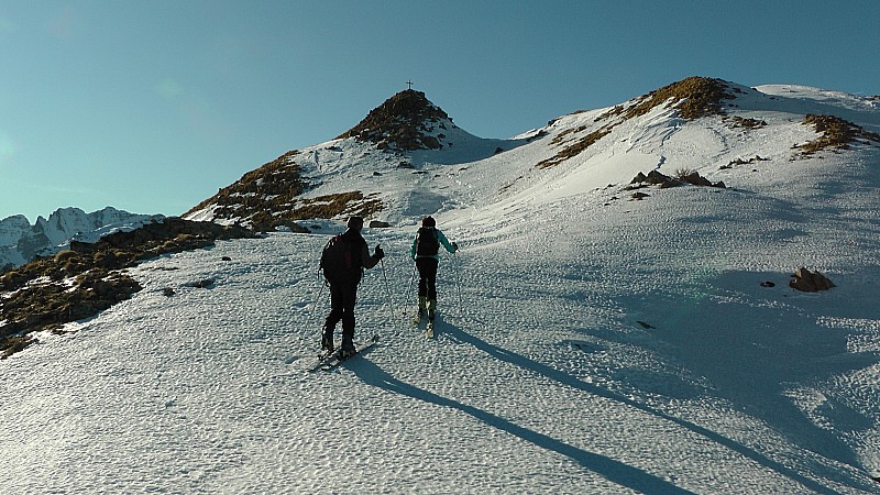 #13 2470m : sommet en vue ! et neige dure à partir de là 2470m : sommet en vue ! et neige dure à partir de là