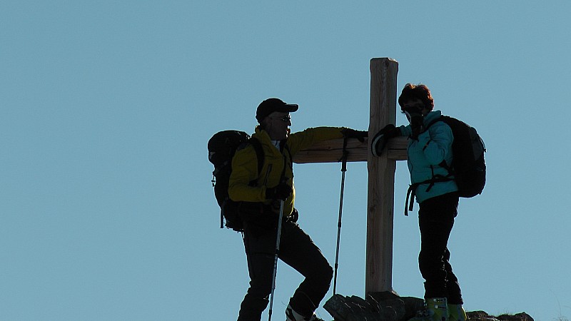 #15 2570m : elle est bien ancrée mais quand même faut pas s 2570m : elle est bien ancrée mais quand même faut pas s'affaler dessus !