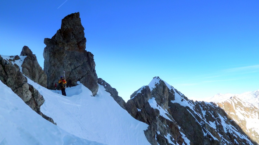 #8 LE col : Le temps passe vite donc nous n LE col : Le temps passe vite donc nous n'avons pas trainé