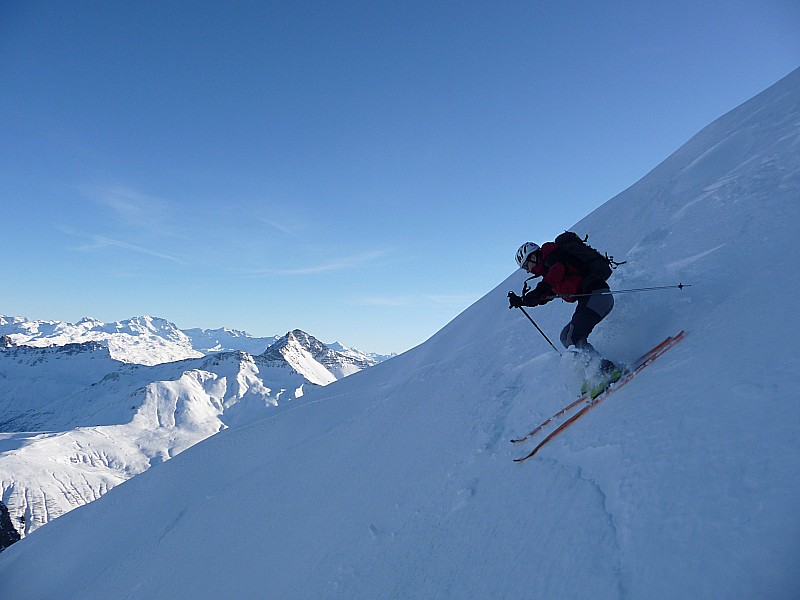 #12 Dernier couloir : bonne neige en NE Dernier couloir : bonne neige en NE