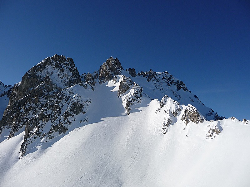 #1 Crêtes de la Balme : depuis le col de la Valette Crêtes de la Balme : depuis le col de la Valette