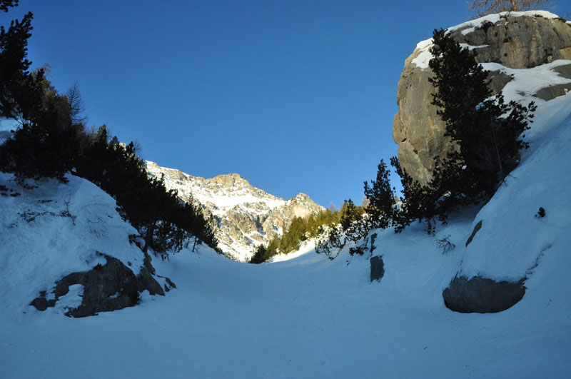 #2 Avant la cabane de la Gardère : Le fond du ravin, une piste de ski ! Avant la cabane de la Gardère : Le fond du ravin, une piste de ski !