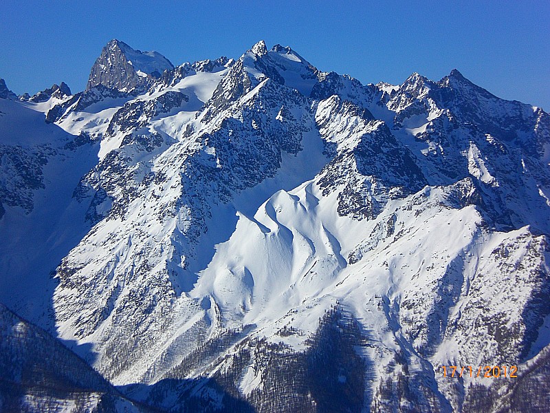 #2 Grand Aréa : Vue sur les Ecrins et les Agneaux. Grand Aréa : Vue sur les Ecrins et les Agneaux.