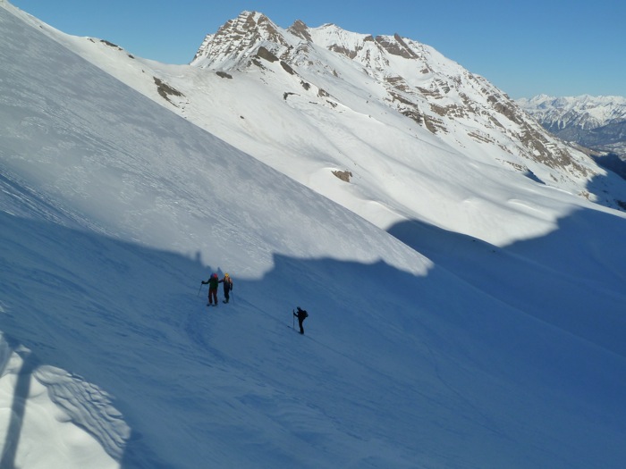 #17 Arrivée au Pas de la Cavale : on continue à basculer de l Arrivée au Pas de la Cavale : on continue à basculer de l'ombre à la lumière de l'hiver