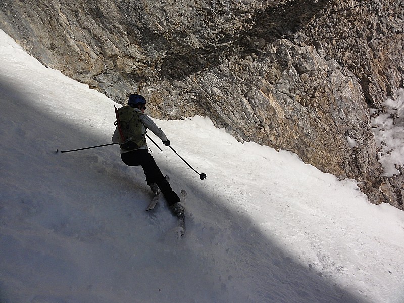 #12 couloir peyrouse : salome dans le rétrécissement couloir peyrouse : salome dans le rétrécissement