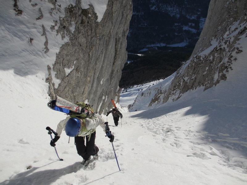 #2 Couloir de la Peyrouse : Belle ligne au soleil. Couloir de la Peyrouse : Belle ligne au soleil.