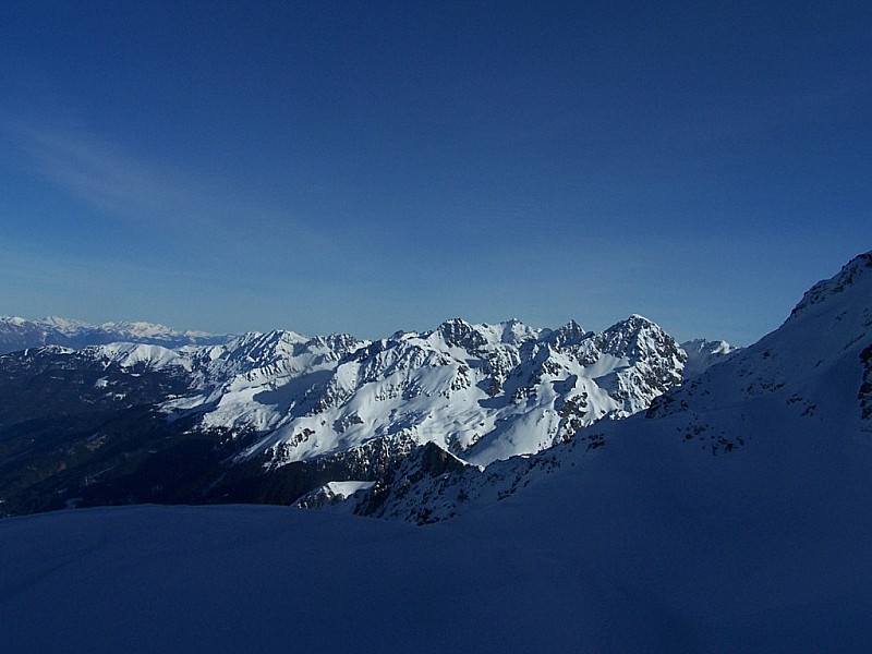 #4 Pic de la Belle Etoile : La "classique" vue sur Belledonne "Nord" en montant la pente Nord. Pic de la Belle Etoile : La "classique" vue sur Belledonne "Nord" en montant la pente Nord.