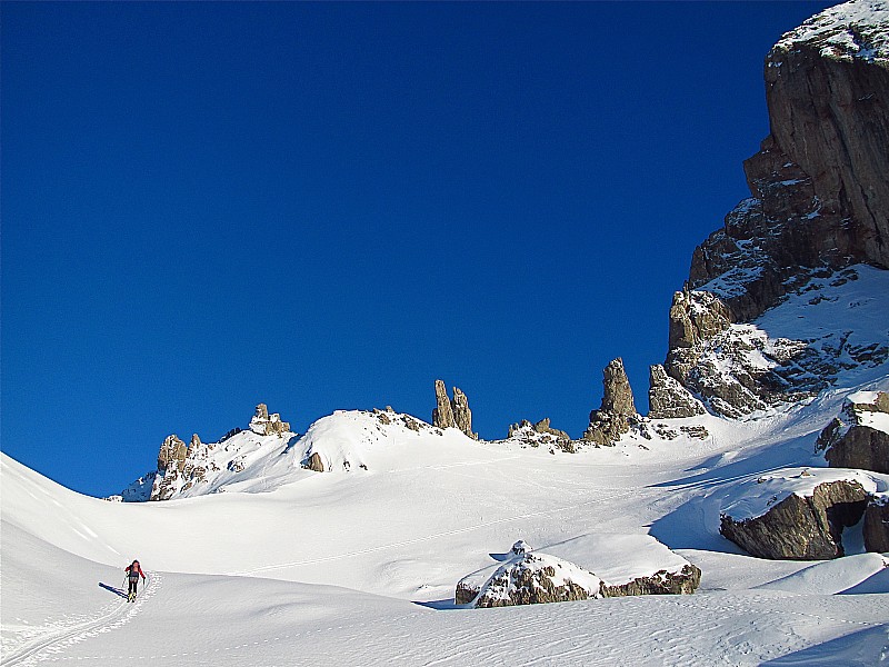 #2 Col Tutu : Un passage au pied nord de la Pierra Menta , confortable sur le versant ouest , plus raide sur le versant est Col Tutu : Un passage au pied nord de la Pierra Menta , confortable sur le versant ouest , plus raide sur le versant est