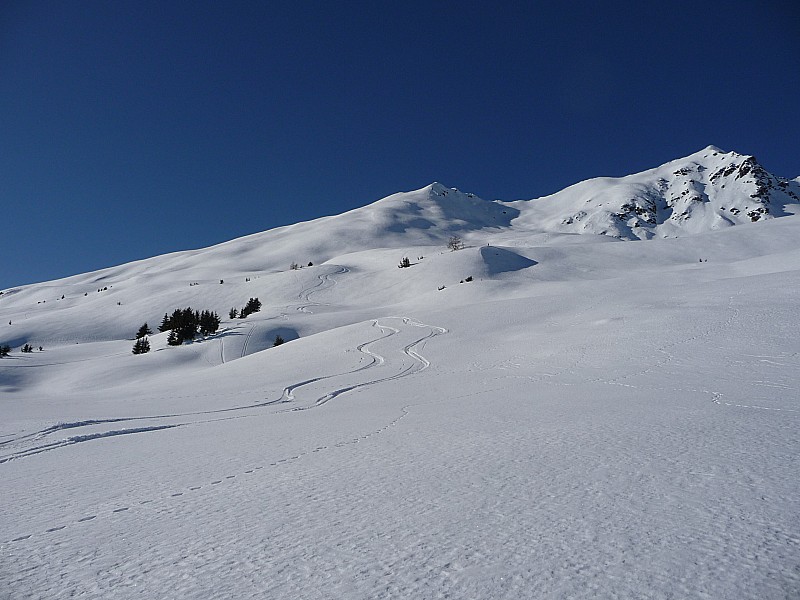 #4 Belle descente : Versant Est Belle descente : Versant Est