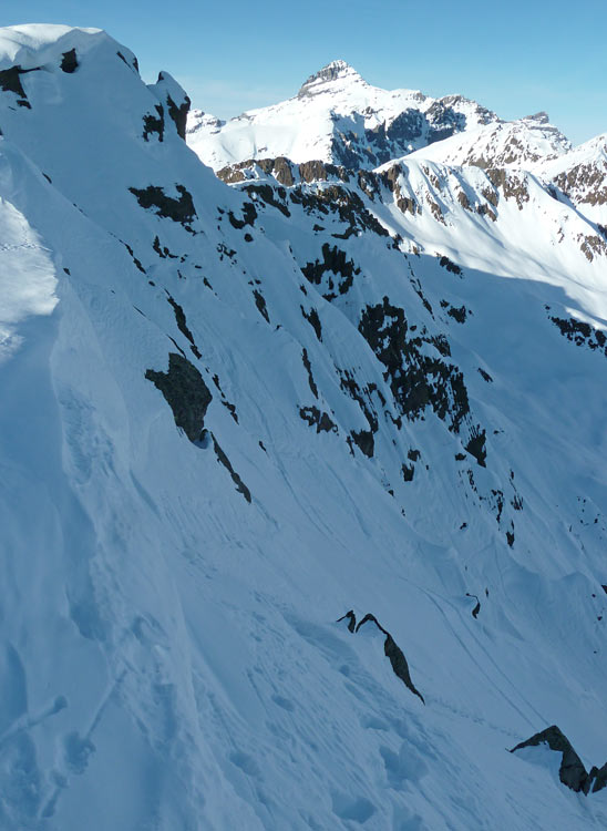 #2 Bel Oiseau couloir ENE : Haut du couloir branche de gauche (rive droite) Bel Oiseau couloir ENE : Haut du couloir branche de gauche (rive droite)