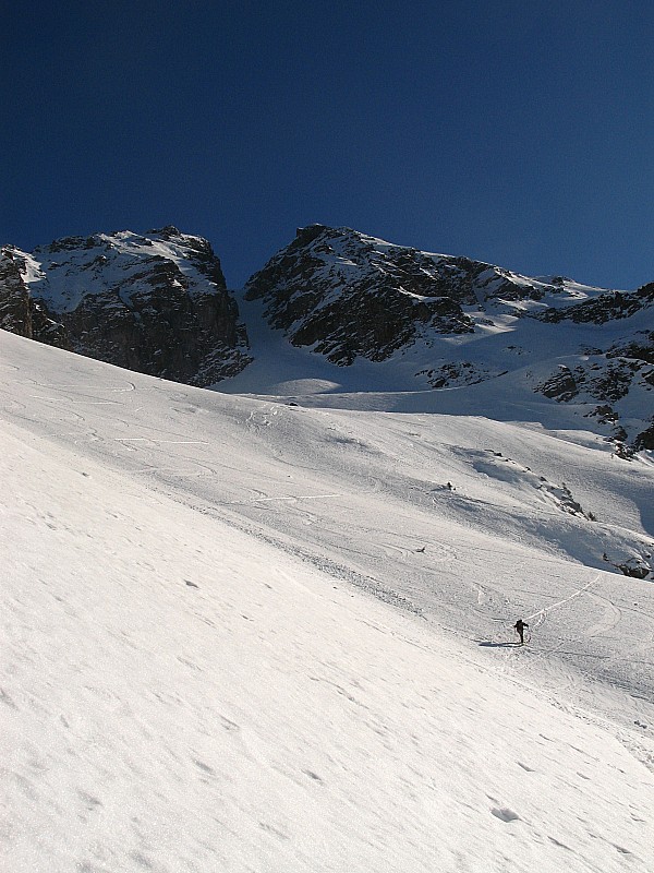 #2 couloir : vu du couloir et de la belle pente en dessous couloir : vu du couloir et de la belle pente en dessous