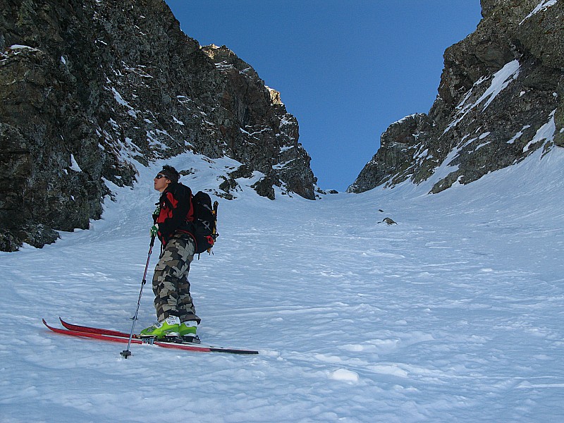 #4 couloir : moitié inférieure du couloir, passe encore bien en ski couloir : moitié inférieure du couloir, passe encore bien en ski