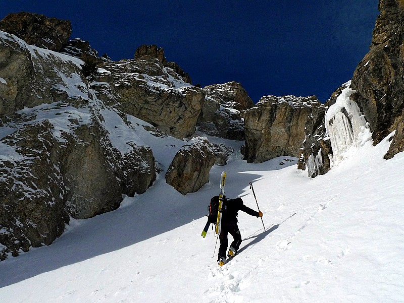 #3 Plus haut, skis sur le sac : ça n Plus haut, skis sur le sac : ça n'en finit pas, ce brassage !