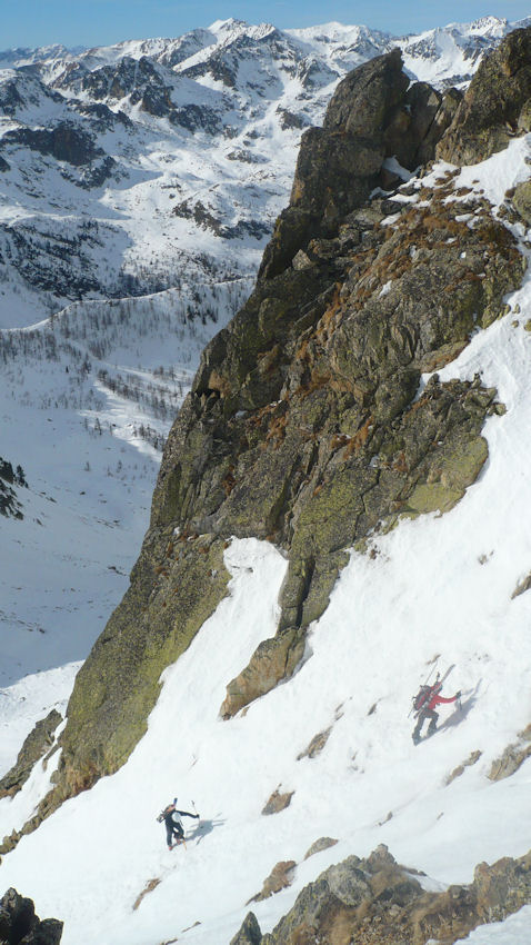 #2 Montée au colle del Aver : Dans la partie haute du couloir encore en bonne condition. Montée au colle del Aver : Dans la partie haute du couloir encore en bonne condition.
