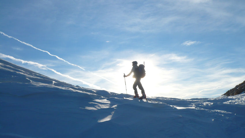 #4 Arrivée au colle dei Morti : Après la montée du vallon "dei Morti" dans l Arrivée au colle dei Morti : Après la montée du vallon "dei Morti" dans l'hombre , on retrouve le soleil arrivé au col. Sympa.