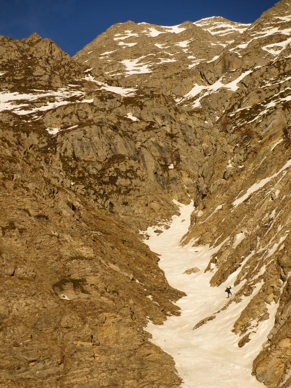 #6 Fin du couloir : La suite du ravin ne doit pas pouvoir se skier. Fin du couloir : La suite du ravin ne doit pas pouvoir se skier.