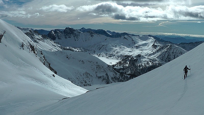 #25 2800m : on continue encore un peu face au Lac d 2800m : on continue encore un peu face au Lac d'Allos