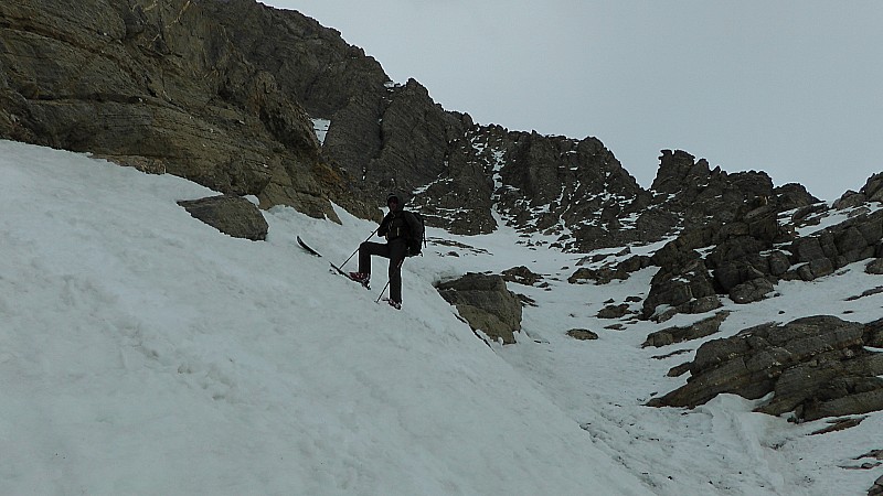 #26 2500m : Pas de Pelat aujourd 2500m : Pas de Pelat aujourd'hui, on redescend finalement sur la vallon de Meouille par le petit couloir sud, en mauvais état