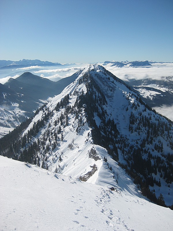 #4 Arrête sud et rochers de la Ba : Pas de traces par là-bas.. Arrête sud et rochers de la Ba : Pas de traces par là-bas..