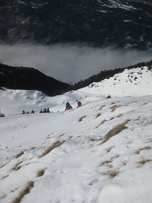 #3 arrête sud : Un peu dégarnie, ça passe très bien ski sur le sac avant de rechausser arrête sud : Un peu dégarnie, ça passe très bien ski sur le sac avant de rechausser