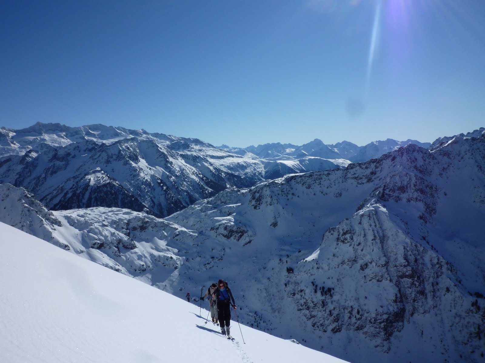 #2 Jas des Lièvres : Grandes Rousses et Ecrins dans le fond Jas des Lièvres : Grandes Rousses et Ecrins dans le fond
