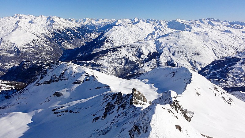 vers l'Est : la suite des réjouissances : combe du Villard, paroi du Midi