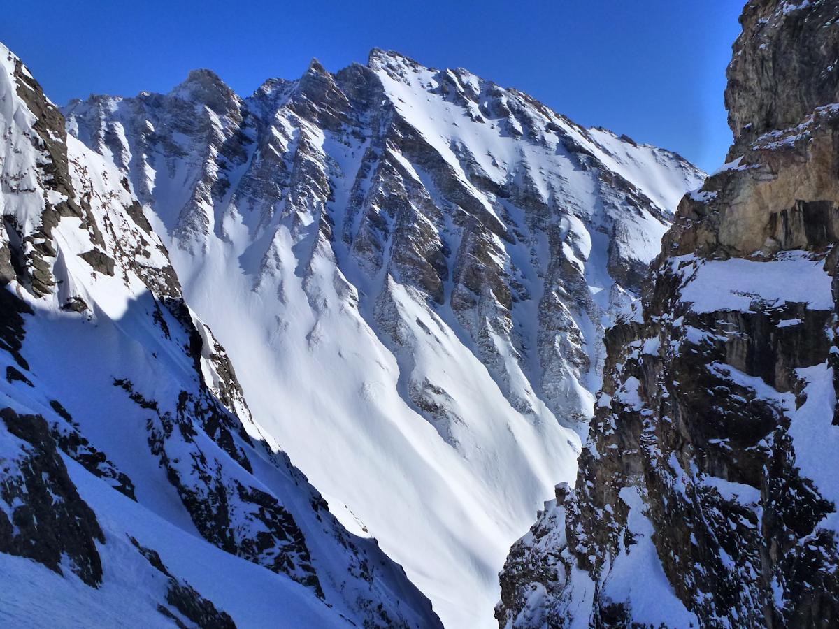 #19 Le Roignais (2995 m) : Un presque 3000, le point culminant du Beaufortain. Le Roignais (2995 m) : Un presque 3000, le point culminant du Beaufortain.