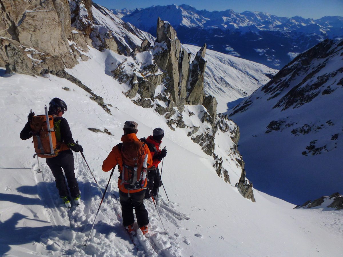 Nous basculons versant Sud : Fred, Jean-Louis et Stéphane dans les starting-blocks pour un sympathique petit couloir.