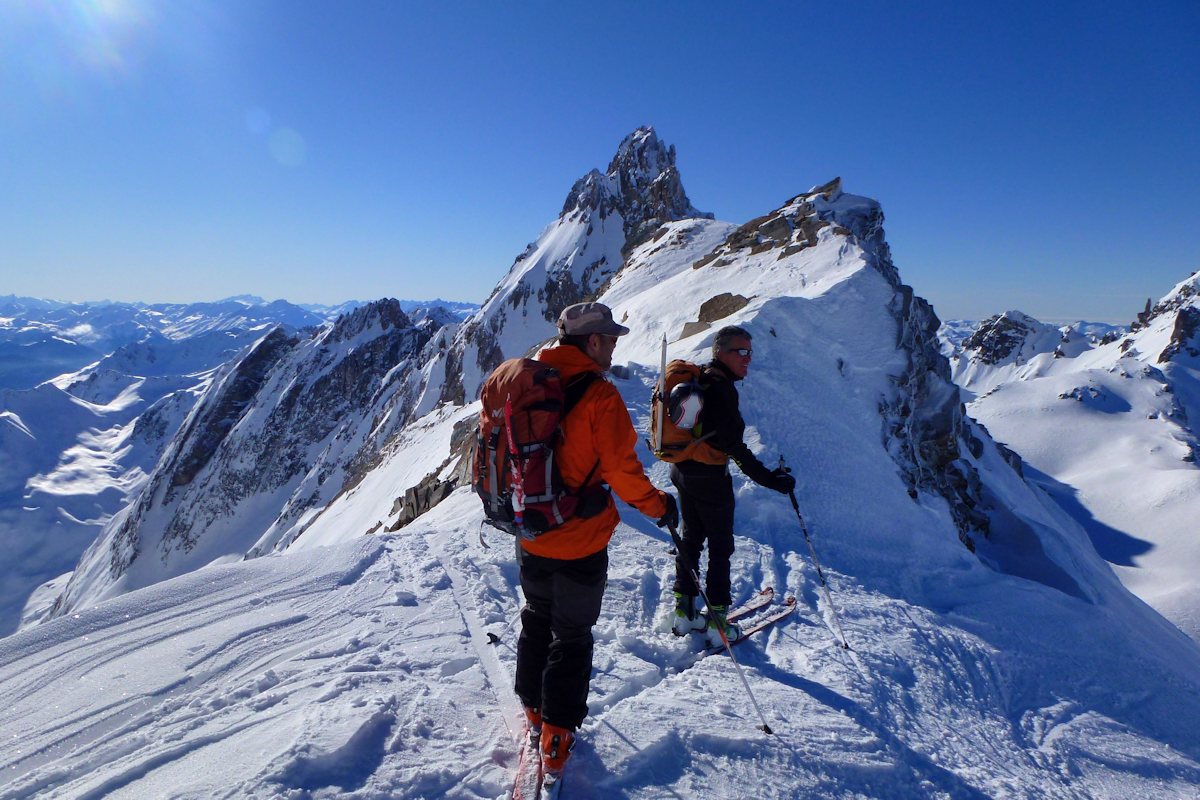 Col de la Nova : Avant de plonger dans l'ombre et le froid du versant SO.