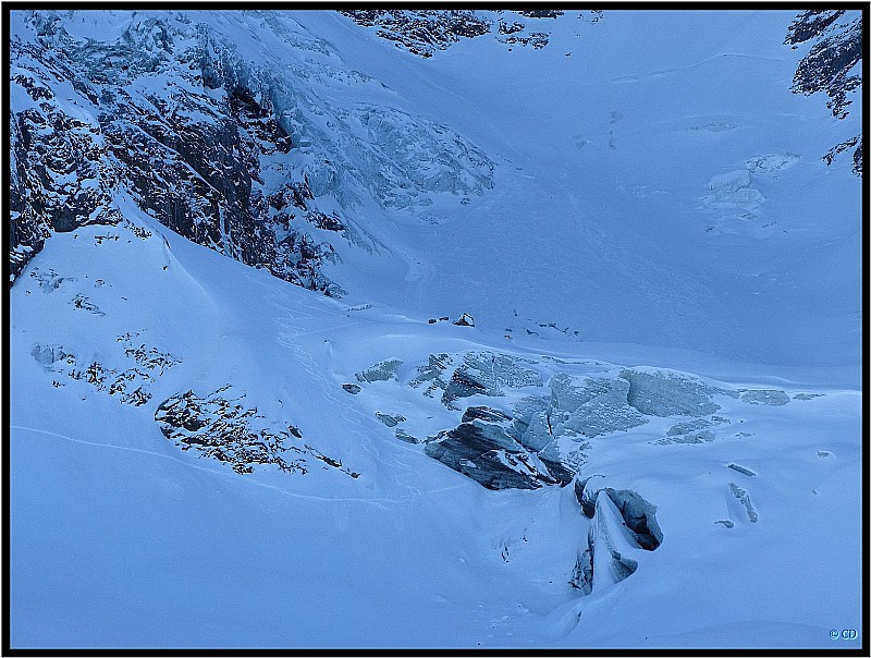 #1 Accès au bas du glacier : de Bionnassay: ça passe en rive droite. Accès au bas du glacier : de Bionnassay: ça passe en rive droite.