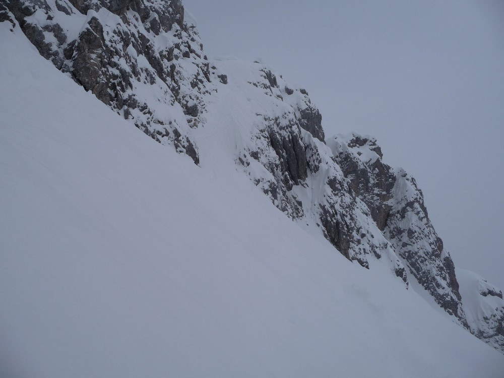 #5 NE du mont-rachais : toujours cette rampe vu d NE du mont-rachais : toujours cette rampe vu d'un peu plus bas